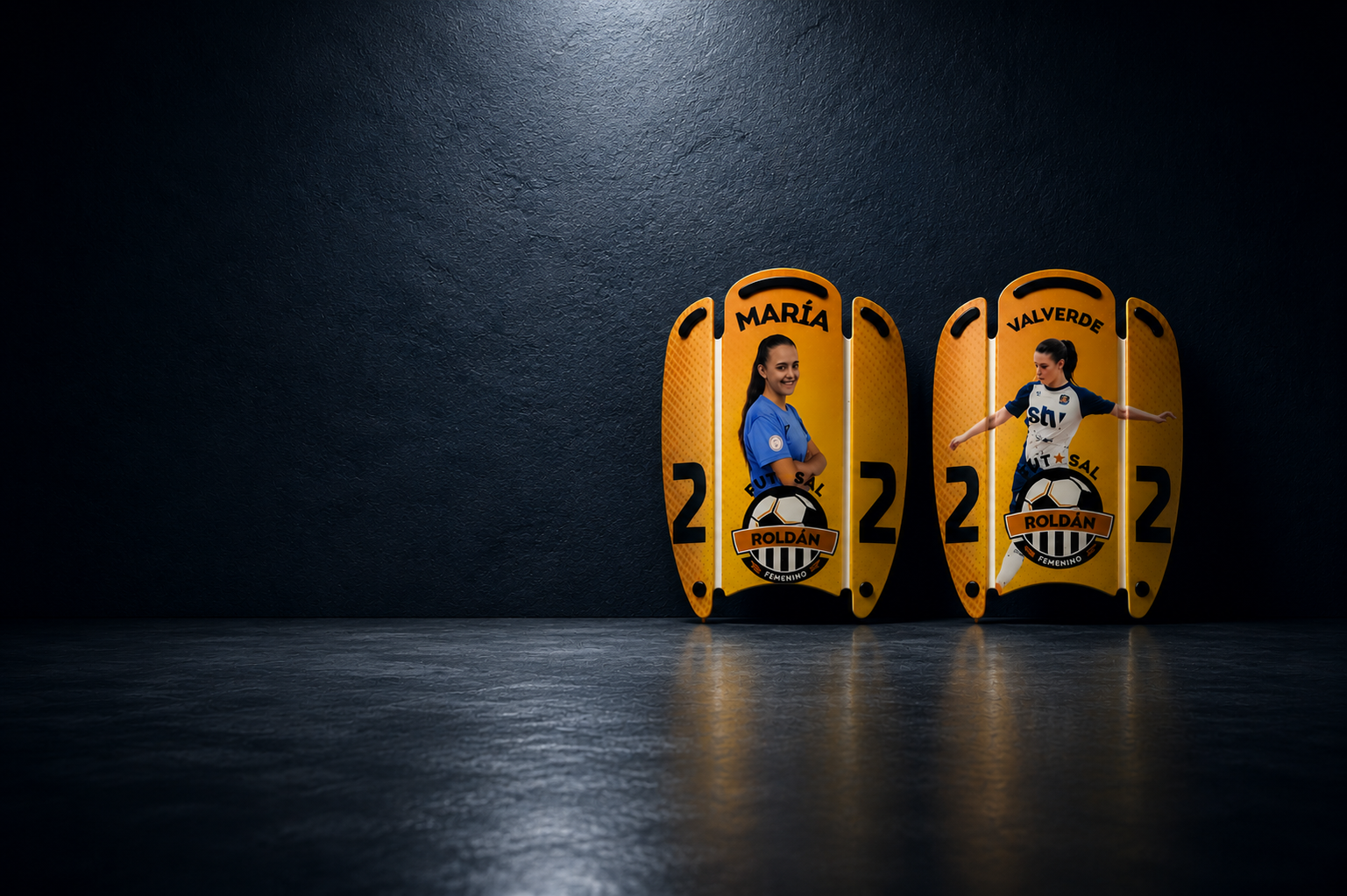 Espinilleras flexible personalizada Maria Valverde para fútbol en horizontal | NEIVAL SPORTS